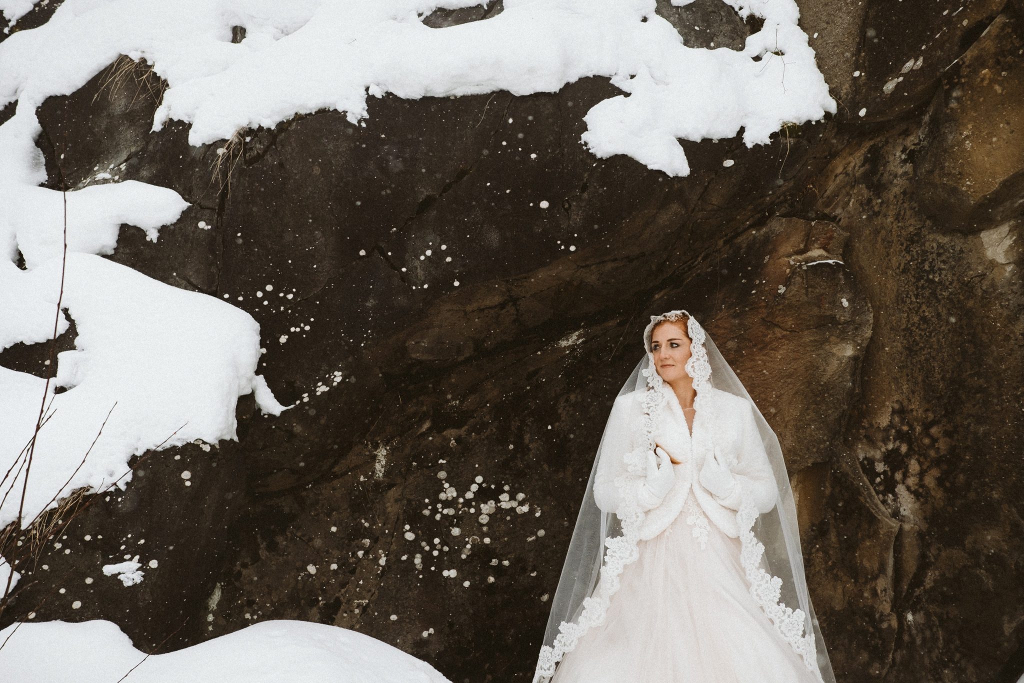 Zimowy plener ślubny w górach